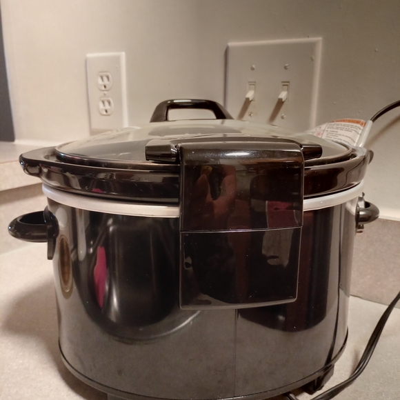 Crockpot Slow Cooker (Good As New) - Picture 6 of 9